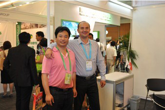 第18届国际食用菌大会，与波兰Champion出口总监Tadeusz Raginiak一起2012.08.27