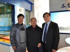2012年3月25日与中国科学院卯晓岚教授（中）、江苏安惠生物科技有限公司董事长陈惠（右）一起